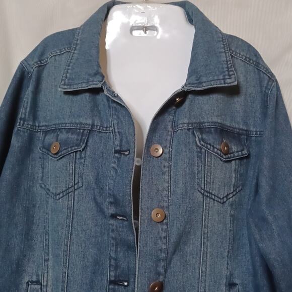 Dollhouse Women's Denim Jeans Jacket. Size 1X - Picture 10 of 15